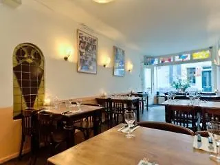B&B La Festa Ámsterdam Bed and breakfast