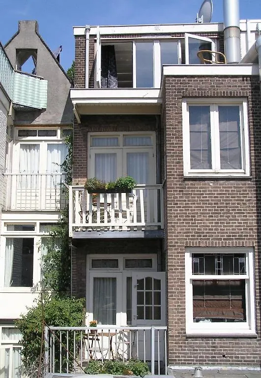 B&B La Festa Ámsterdam Bed and breakfast