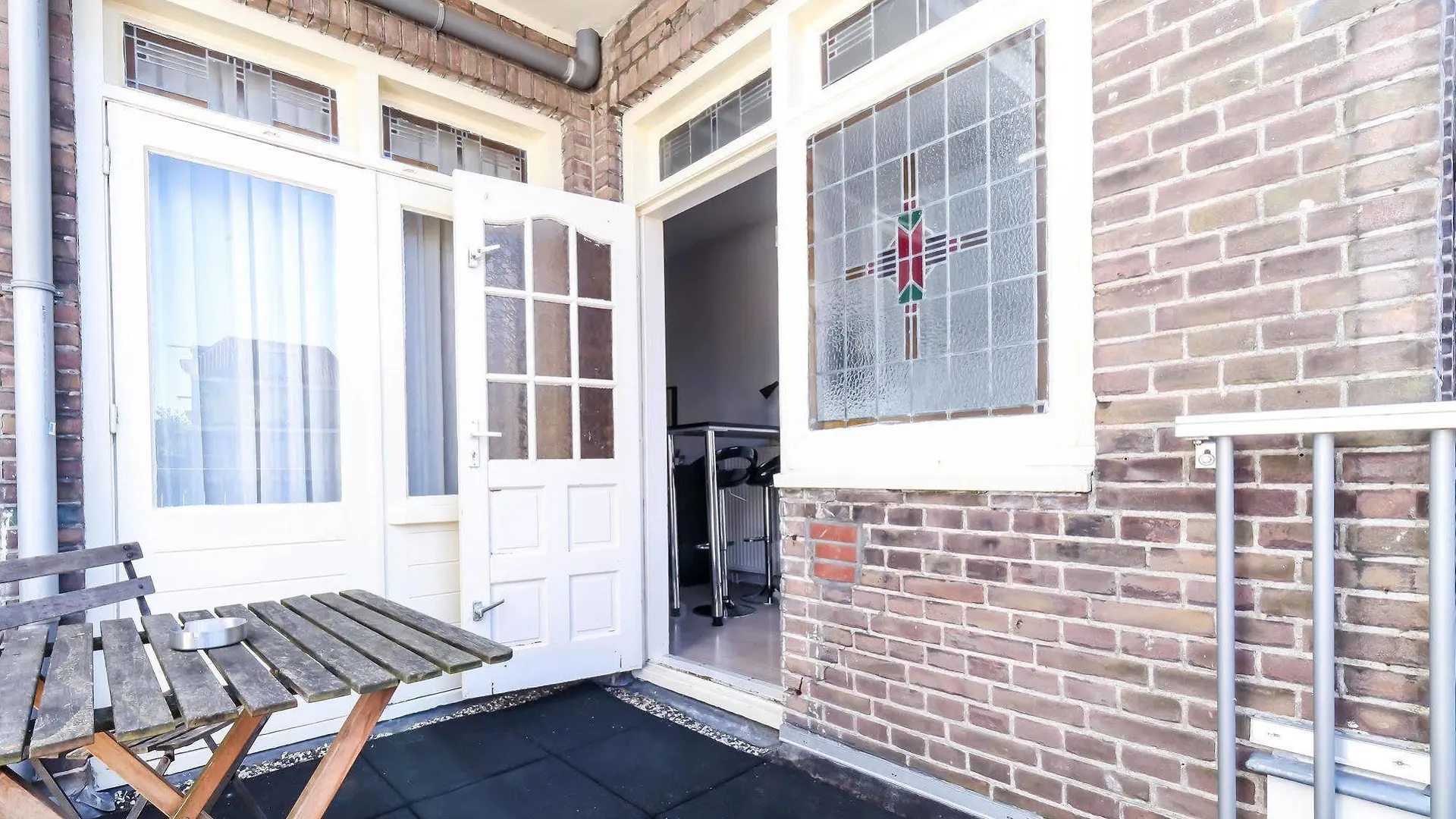 B&B La Festa Ámsterdam Bed and breakfast